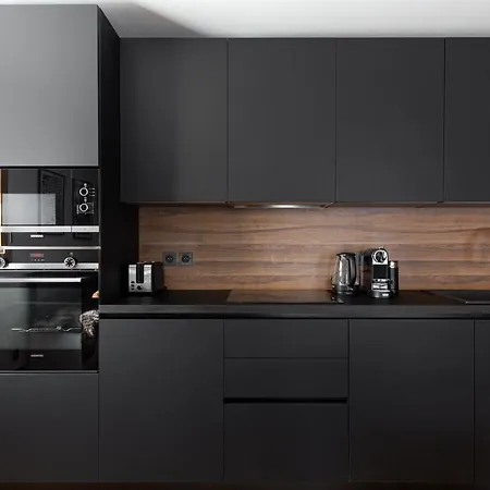 Interlude 4 Stars 2br Parking & Garden *