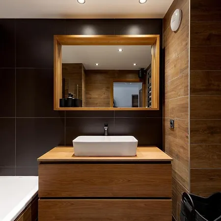 Interlude 4 Stars 2br Parking & Garden
